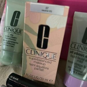 Clinique Superbalanced Makeup Bundle - NEW